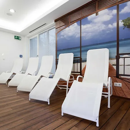 Strandnahe Mit Balkon Und Eingeschraenktem Meerblick, Residenz Bel Vital 44, *